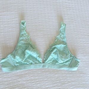 PINK Victoria’s Secret bralette